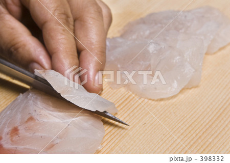 調理 タイ 鯛 そぎ切り 鯛の刺身を作るの写真素材