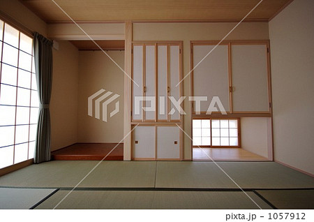 吊り押入れ 仏間 床の間の写真素材