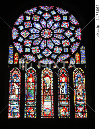 ノートルダム大聖堂公式品。ステンドグラスのオルゴール