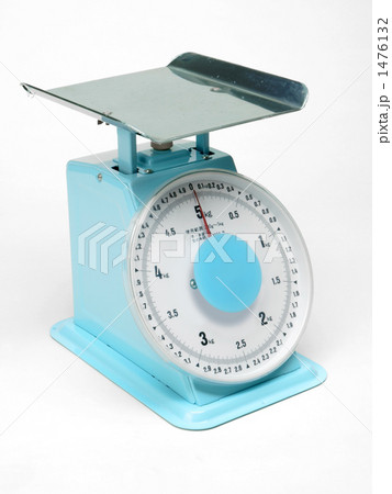 秤 はかり 目盛り 金属製の写真素材