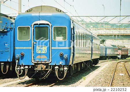 🚃 T-Photo | . [ 🚃 高崎駅留置線 / EF64-1001 ] ～ブルー