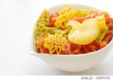 リボン型マカロニ リボンの写真素材