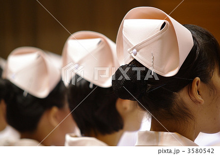 戴帽式 ナースキャップ 看護師 看護学校の写真素材