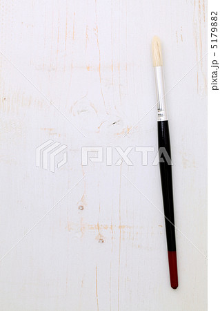 油絵の具 画材道具 木製パレット 絵の具の写真素材