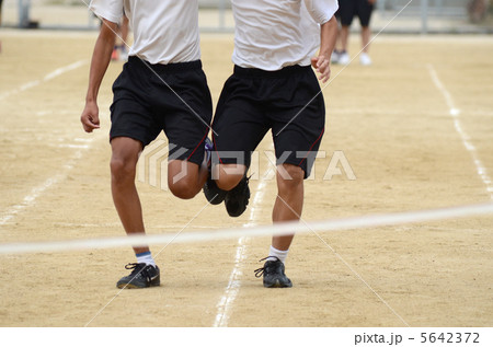 走る 足 大阪 中学生の写真素材 Pixta