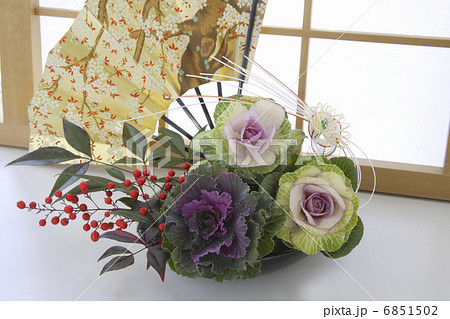 花 飾り アレンジメント 葉牡丹の写真素材