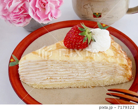 イチゴミルクレープ ミルクレープ デザート ケーキの写真素材
