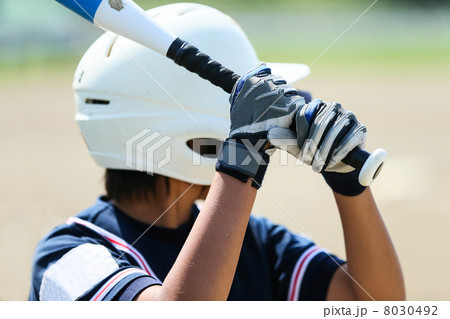 野球 バッター 後ろ姿 ユニフォームの写真素材