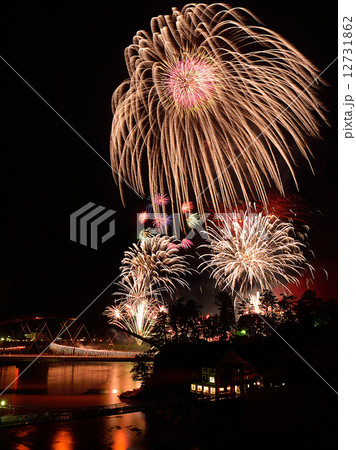 花火大会 福島県 柳津町の写真素材