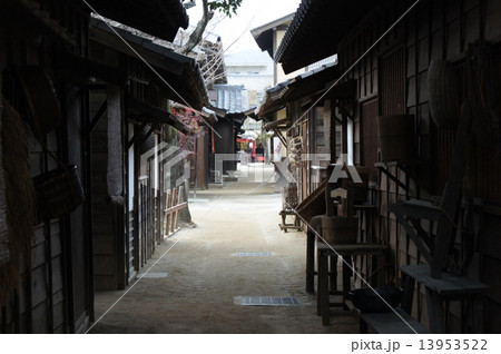 江戸時代 町並み 路地 太秦の写真素材