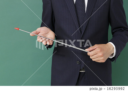 持つ 男性 人物 指し棒の写真素材