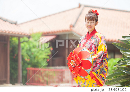 琉球衣装 沖縄 花笠の写真素材 - PIXTA