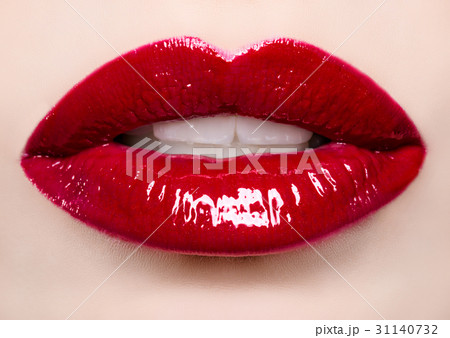 赤い唇の写真素材