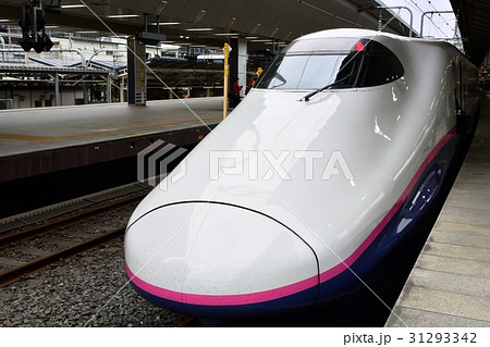新幹線 東北新幹線 はやて 正面の写真素材 Pixta