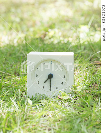 7時30分 時計の写真素材