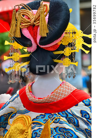 花魁 着物 女性 後ろ姿の写真素材