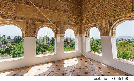 アルハンブラ 宮殿 内部 アラビアの写真素材