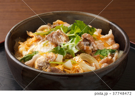 他人丼 開花丼 ご飯 丼物の写真素材