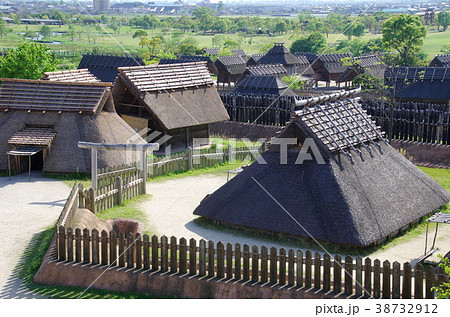 王の家 竪穴式住居 弥生時代 吉野ヶ里遺跡の写真素材