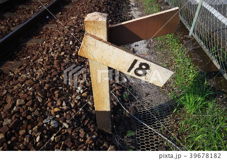勾配標 標識 鉄道標識 線路標識の写真素材