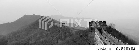 万里の長城 白黒 黒白 北京の写真素材 Pixta
