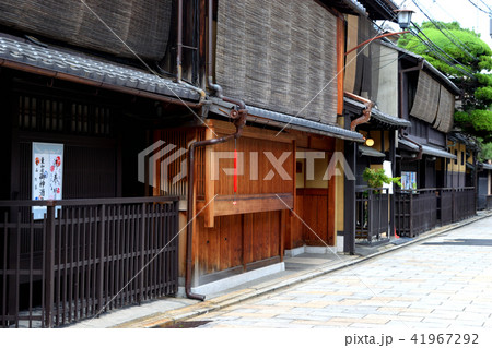 紅殻 紅殻格子の写真素材