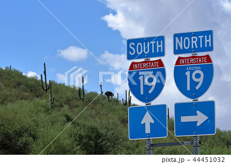 アリゾナ 看板 北米 道路標識の写真素材 - PIXTA