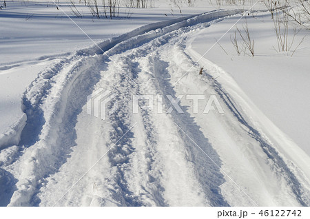 轍 雪の写真素材
