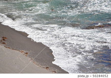 城ケ島 海 岩場 波しぶきの写真素材