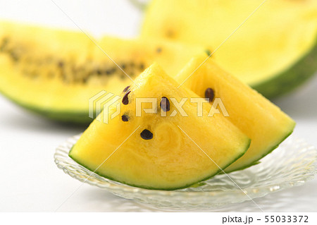 クリームスイカの写真素材