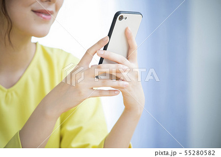 スマホ スマートフォン の写真素材集 ピクスタ