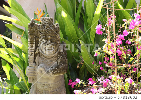 神 石像 彫刻 バリ島の写真素材