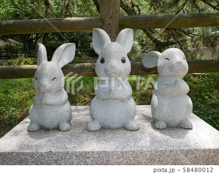 ウサギの石像^^ うさぎの石像の写真素材 - PIXTA