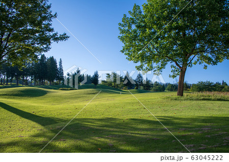 ゴルフ場 風景の写真素材