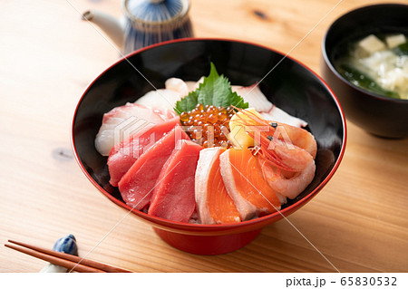 海鮮丼の写真素材