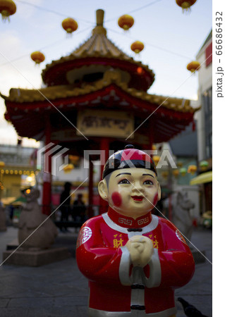 中華街 人形 チャイナタウン 南京町の写真素材