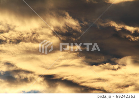 秋空 壁紙 明るい きれいの写真素材