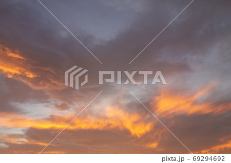 切ない 夏 美しい 夕焼けの写真素材 Pixta