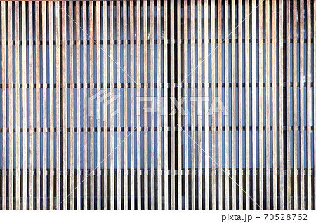 縦格子目隠しフェンスの写真素材