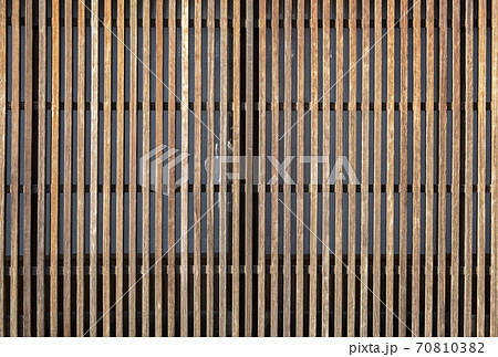 縦格子目隠しフェンスの写真素材