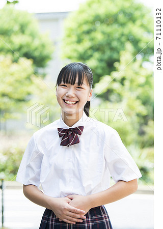 高校生 女子高生 女の子 夏の写真素材