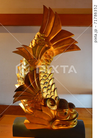 飾鯱 シャチホコ 焼物 金色 鯱 オブジェ 置物 しゃちほこ アンティーク