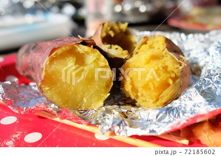 さつまいも サツマイモ いも バーベキューの写真素材