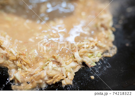 もんじゃ もんじゃ焼き 日本食 小麦粉の写真素材