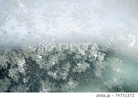 氷 模様 窓ガラス 氷結の写真素材 - PIXTA