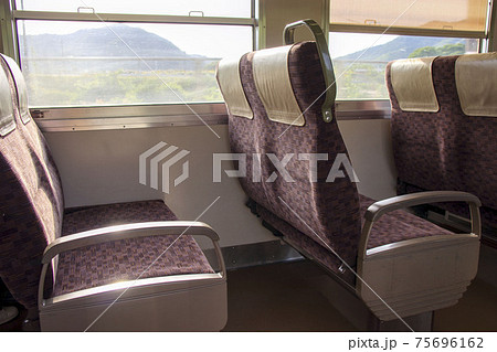車内風景 電車 田舎の写真素材