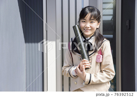 小学六年生女の子の写真素材