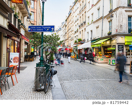街角 フランス パリ 風景の写真素材 - PIXTA