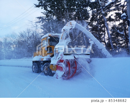 除雪車 除雪 寒冷地 ロータリー除雪車の写真素材 除雪車 除雪 寒冷地 ロータリー除雪車の写真素材