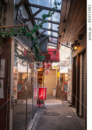 路地口